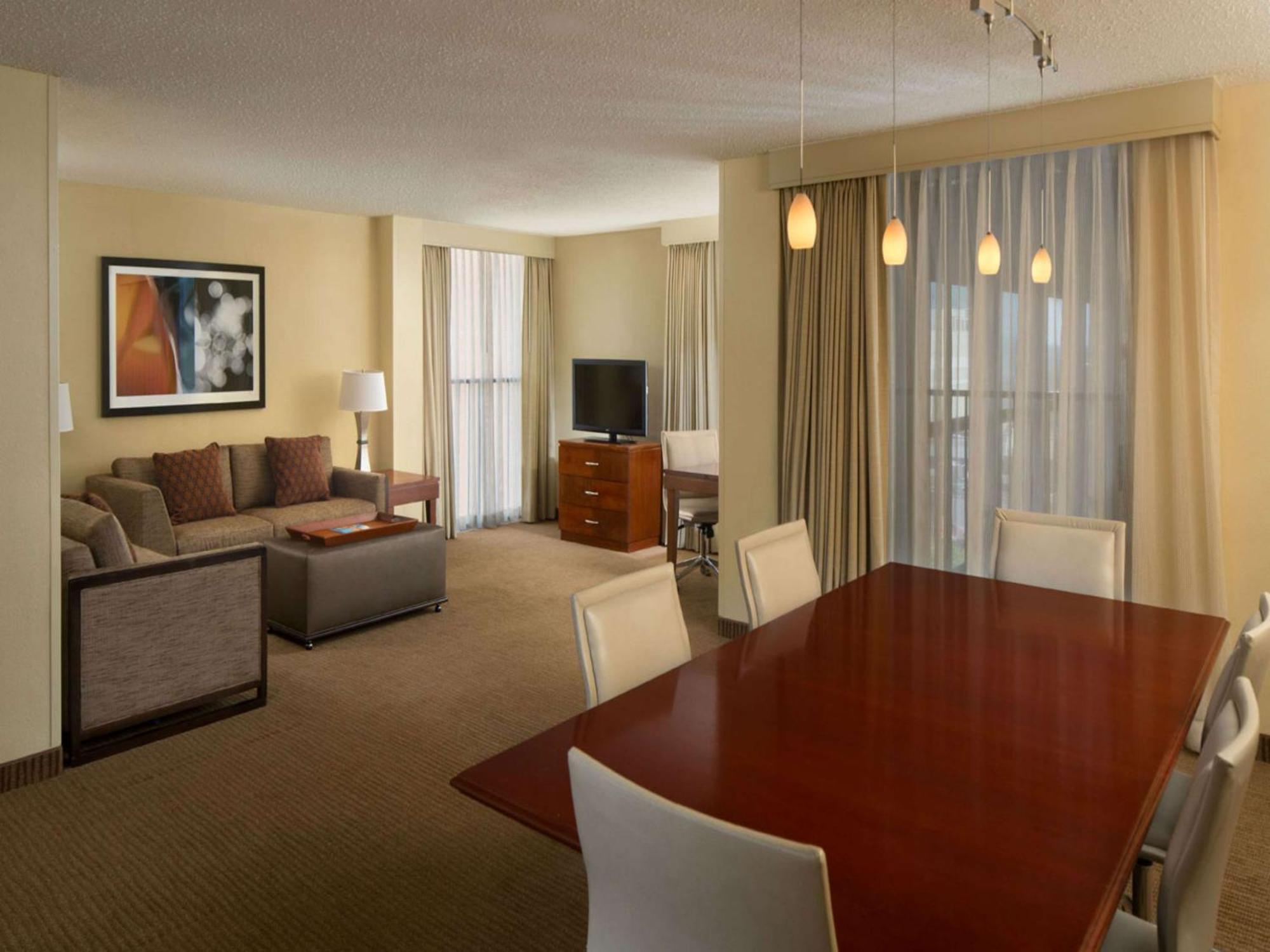 Executive King Suite - Non-Smoking